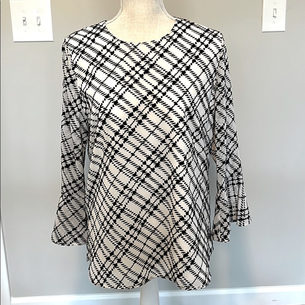 NWT Calvin Klein Flutter sleeve dress top S